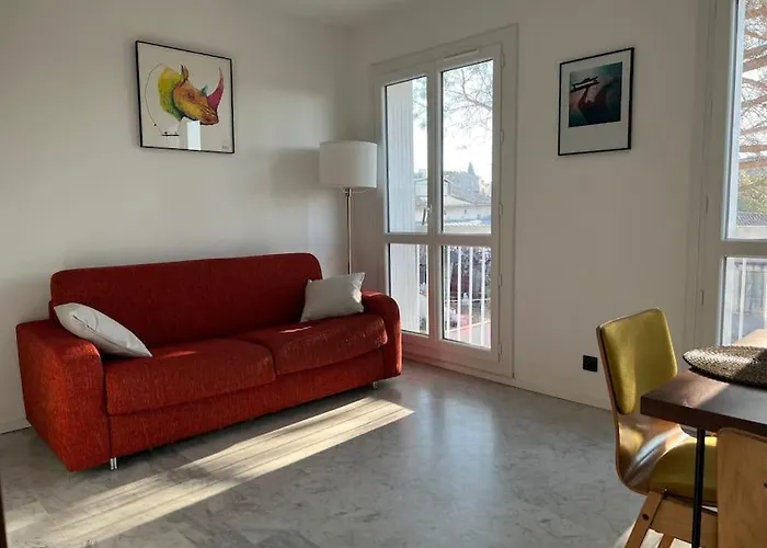 Nimes Centre Superbe Studio